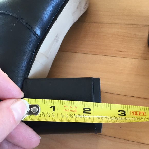 Donald Pliner black heeled boots 6.5 - Picture 8 of 10